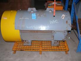 250 kw 330 hp 6 pole 415 volt Toshiba AC Electric Motor - picture0' - Click to enlarge