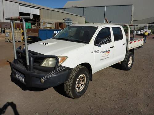 2006 Toyota Hilux 4x4 Crew Cab Tray Back Utility - In Auction