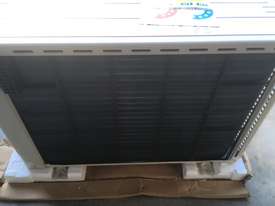 FUJITSU  REVERSE CYCLE AIR CONDITIONER - picture2' - Click to enlarge