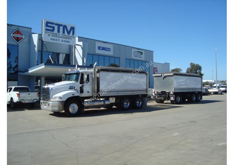 caption Mack Tipper Truck