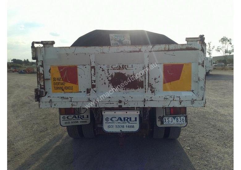 caption Isuzu FVR1000