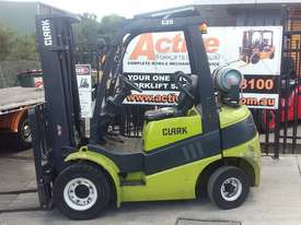 Clark Forklift 2.5 Ton 5200mm Lift Height Container Mast 2011 Model - picture2' - Click to enlarge