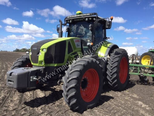 Claas AXION 930  FWA/4WD Tractor
