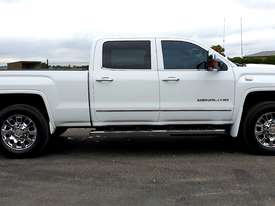 2015 GMC Denal HD Dual Cab  - picture2' - Click to enlarge