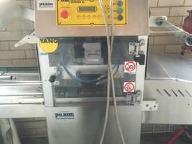 YANG Automatic in-line tray sealer model EXPRESS XL VAC 60 with MAP capability  - picture1' - Click to enlarge