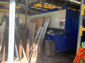 2005 CNC Guillotine - picture0' - Click to enlarge