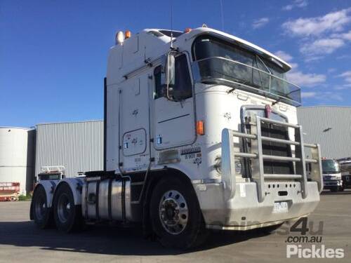 2004 Kenworth K104