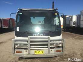 2005 Isuzu FRR550 LWB - picture1' - Click to enlarge