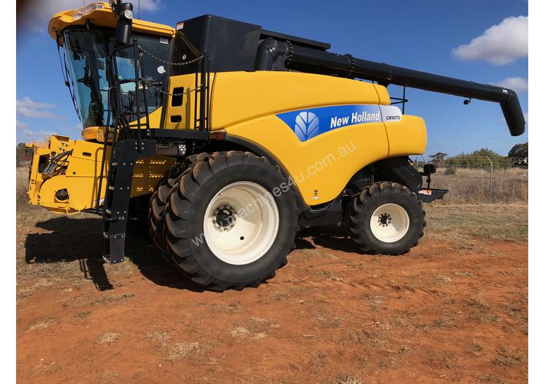 caption 2011 New Holland CR9070