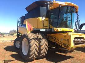 2011 New Holland CR9070 - picture1' - Click to enlarge