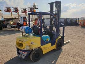 Komatsu 3 ton Forklift  - picture2' - Click to enlarge