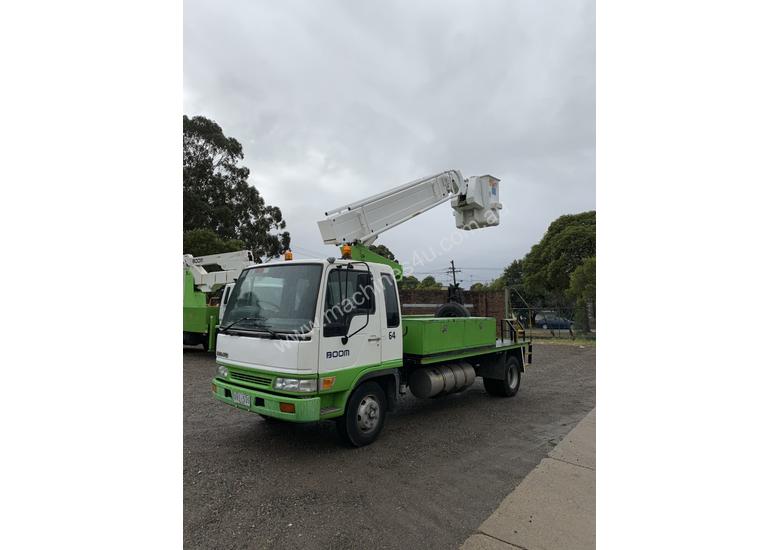 caption 2000 HINO FD Travel Tower Truck