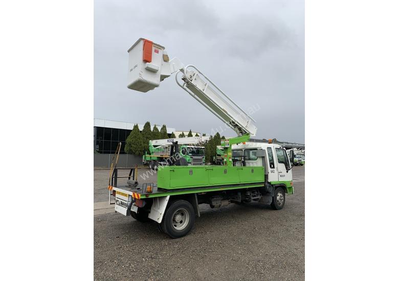 caption 2000 HINO FD Travel Tower Truck