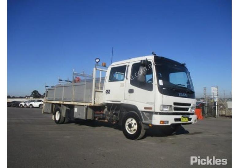caption 2007 Isuzu FRR550
