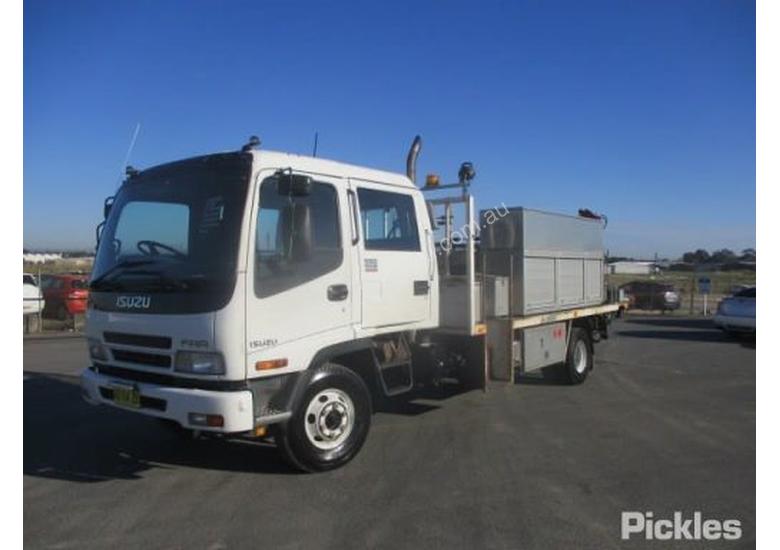 caption 2007 Isuzu FRR550