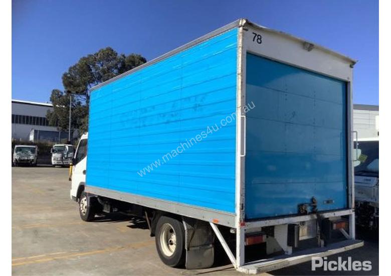 caption 2007 Mitsubishi Canter FE85