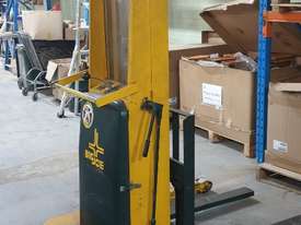 used 1.0Ton Semi-Electric Walkie Stacker/ Lifte Height 3500mm - picture0' - Click to enlarge