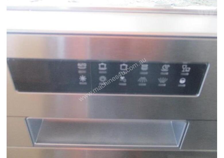 Used Ilve Ilve 60cm Built IN Dishwasher Commercial Dishwashers in