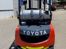 Toyota 32-8FG25 2.5T Gas Forklift - picture0' - Click to enlarge