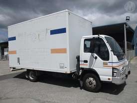 Isuzu NPR200 - picture0' - Click to enlarge