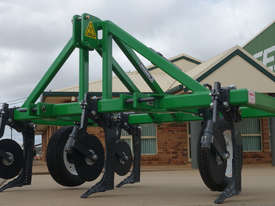 5- Shank Gessner Bronco Deep Ripper (no coulters) - picture2' - Click to enlarge