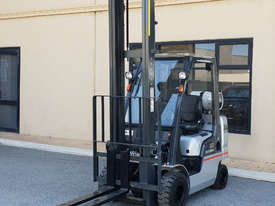 Nissan 2500kg LPG Forklift with 5000mm Two Stage Mast - picture0' - Click to enlarge
