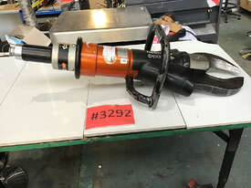 Holmatro Hydraulic Cutters, Hydraulic Rescue Shears CU 4050 C NCT II - picture0' - Click to enlarge