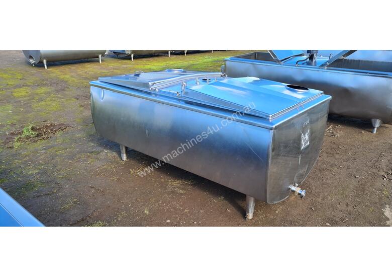 caption 1,180lt STAINLESS STEEL TANK, MILK VAT