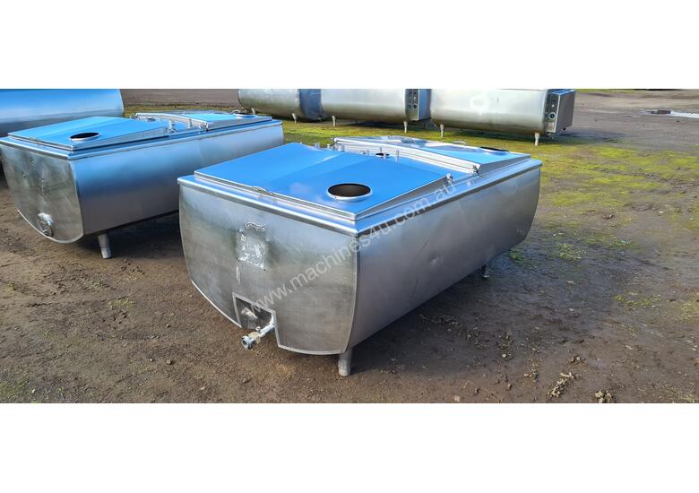 caption 1,180lt STAINLESS STEEL TANK, MILK VAT