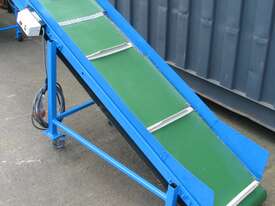 Incline Belt Conveyor - 1.8m long - picture1' - Click to enlarge