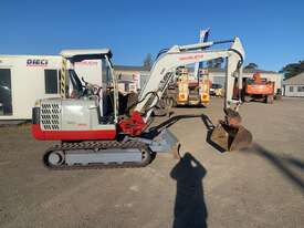 Takeuchi TB135 evcavator - picture2' - Click to enlarge