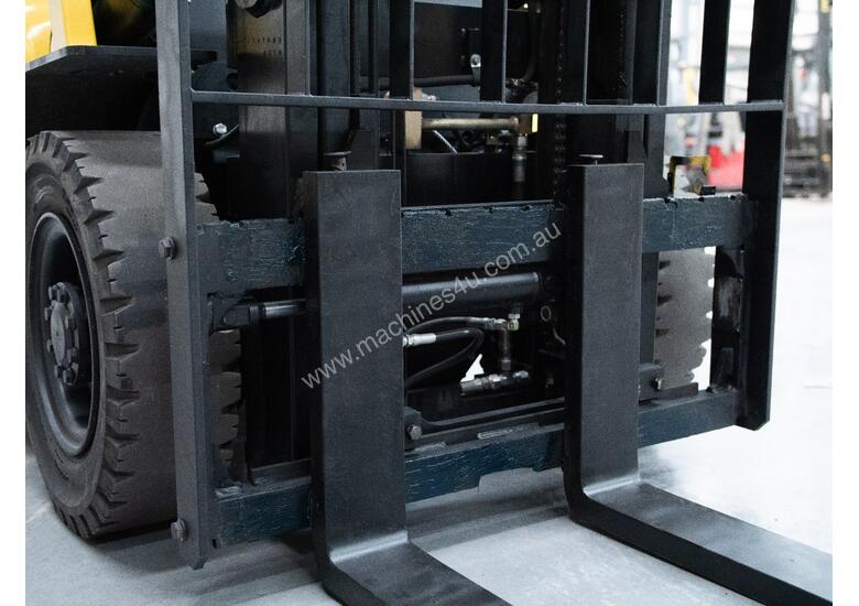 caption 2.5T LPG Counterbalance Forklift