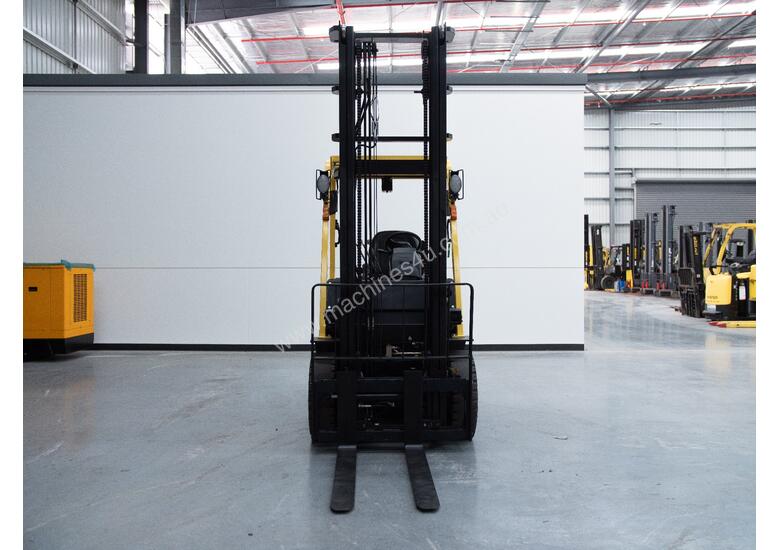 caption 2.5T LPG Counterbalance Forklift