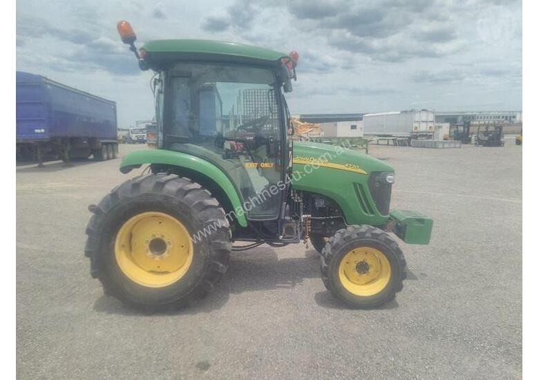 caption John Deere 4720