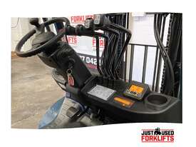 TOYOTA 62-8FD30 32886 DIESEL 3 TON 3000 KG CAPACITY FORKLIFT 2 STAGE MAST. - picture1' - Click to enlarge