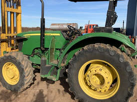 John Deere 5075E FWA/4WD Tractor - picture2' - Click to enlarge