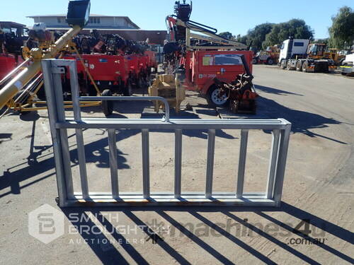 CATTLE SLIDING GATE