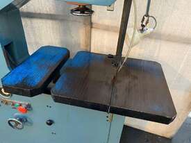 Leton DCM-6 Vertical Bandsaw 325mm height x 620mm throat - picture1' - Click to enlarge