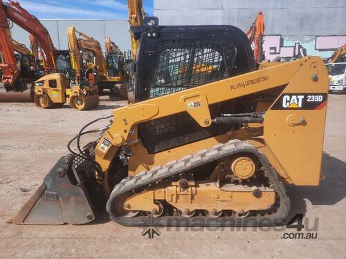 2017 CAT 239D TRACK LOADER WITH FULL SPEC, 4 IN 1 BUCKET AND LOW 1638 HOURS