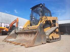 2017 CAT 239D TRACK LOADER WITH FULL SPEC, 4 IN 1 BUCKET AND LOW 1638 HOURS - picture1' - Click to enlarge
