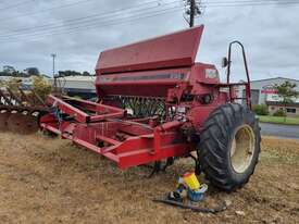 Case 5126 Seed Drill - Trash unit - High Clearance - picture0' - Click to enlarge