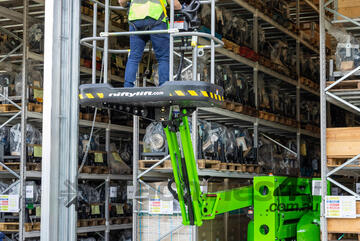 Nifty HR15N Self Propelled EWP - low weight, narrow and versatile