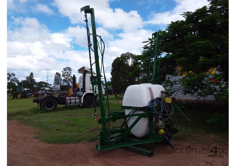 caption 600 litre Boom sprayer