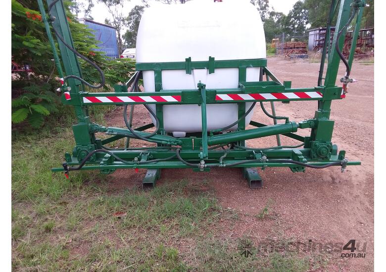 caption 600 litre Boom sprayer