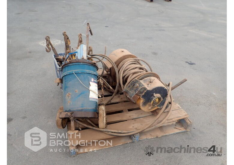 Used PALLET COMPRISING OF WINCH CHAIN BINDERS GREASE GUN Grease Guns in