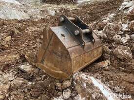 Doosan Digging Bucket With Digging Teeth - picture0' - Click to enlarge