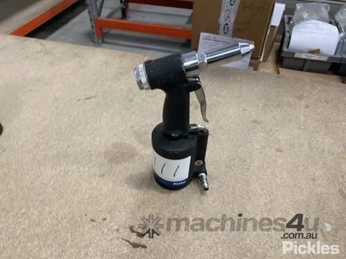 KC Tools Pneumatic Rivet Gun