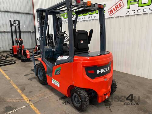 Heli Lithium Electric 2.5 Tonne Container Mast