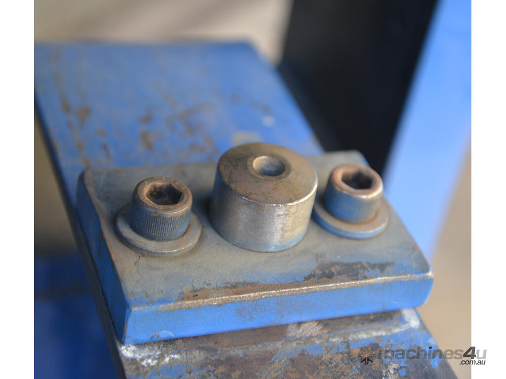 Used unbranded Hydraulic dual station riveting Rivet Press 3 Phase