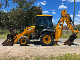 JCB 3CX Backhoe Loader Loader - picture1' - Click to enlarge